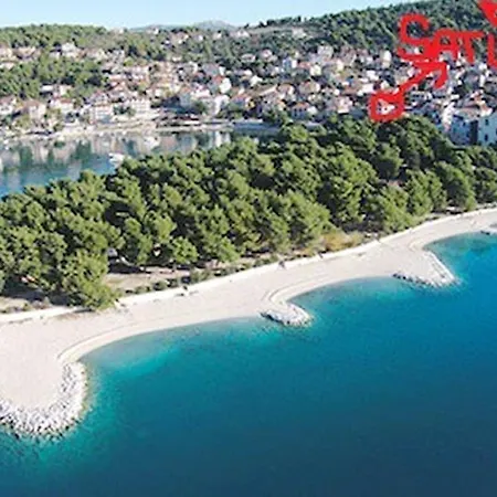 Spacious In With Parking