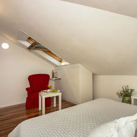 Appartement Spacious In With Parking *