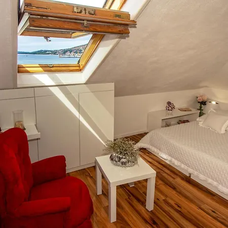 Spacious In With Parking Appartement *