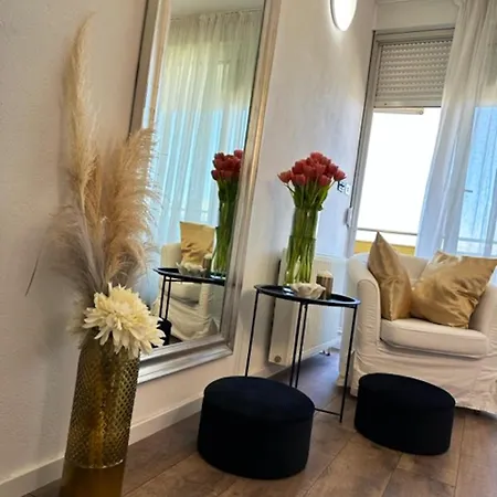 Appartement Spacious In With Parking