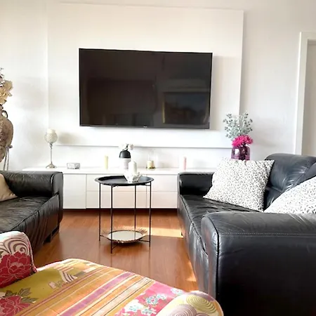 Apartment Spacious In With Parking