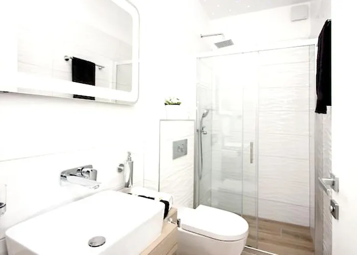 Spacious In With Parking Apartman Trogir