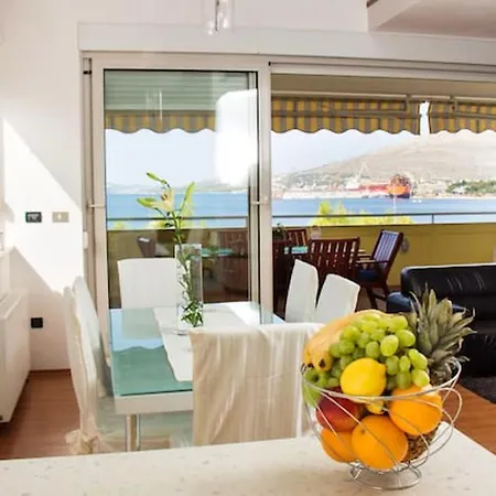 Spacious In With Parking * تروغير