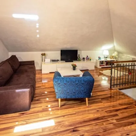 Appartamento Spacious In With Parking *