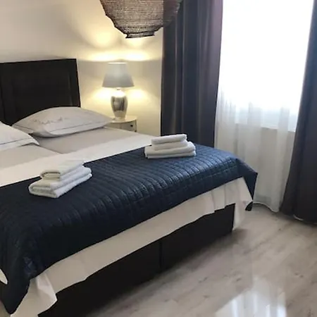 Апартаменты Spacious In With Parking Трогир