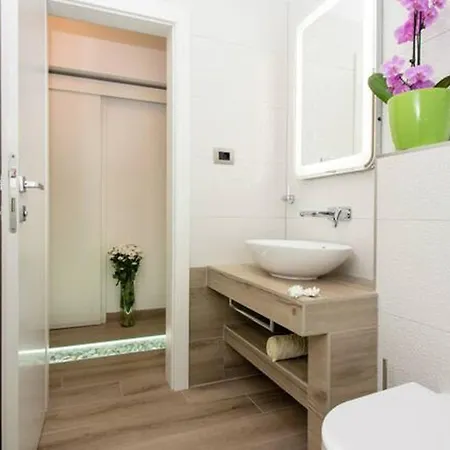 Spacious In With Parking Апартаменты Трогир