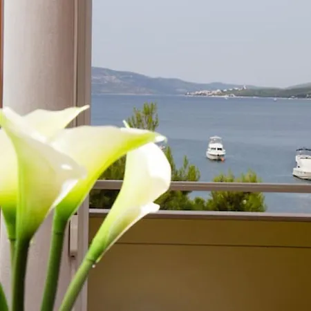 Spacious In With Parking Апартаменты Трогир