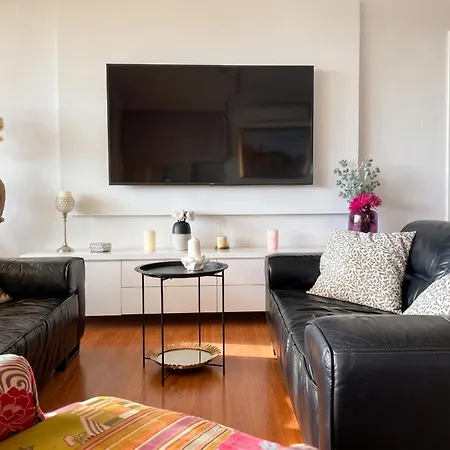 Appartement Spacious In With Parking