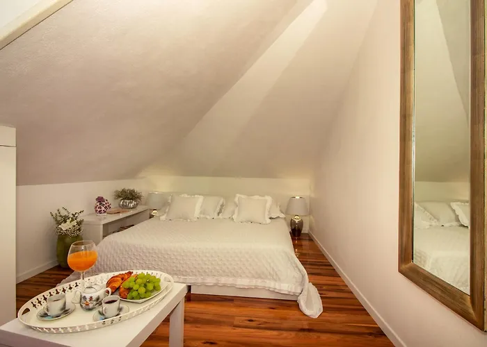 Apartment Spacious In With Parking Trogir